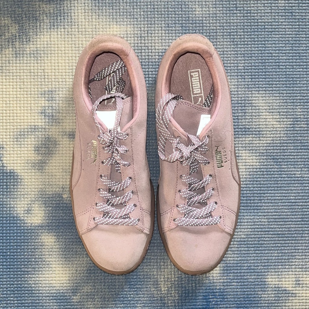Pumas, size 9.5,, light purple